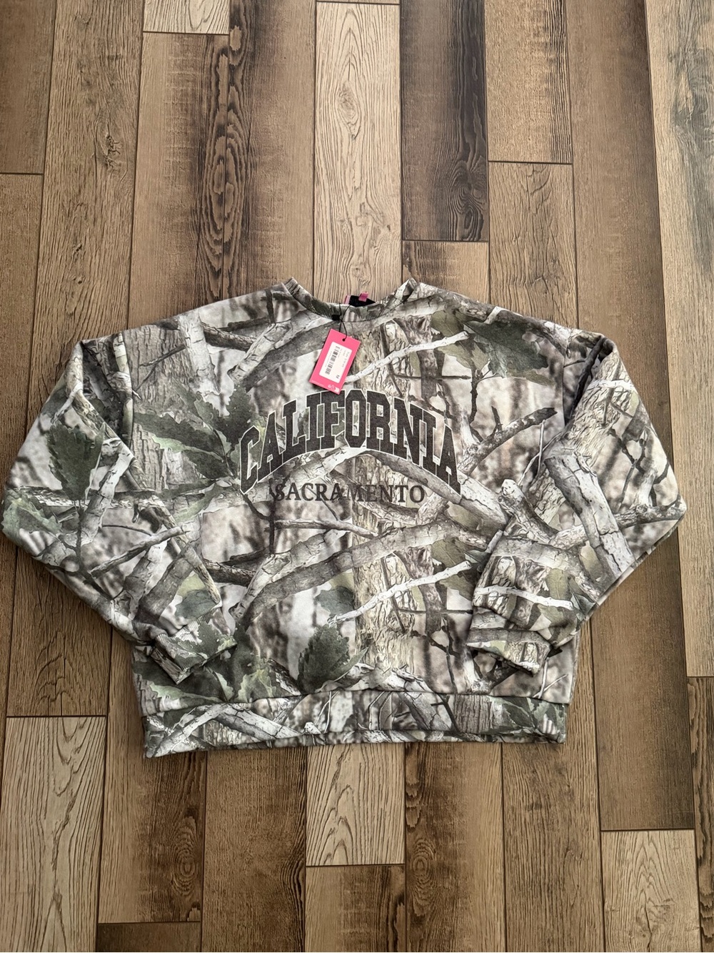 Edikted Cali Baby Camo Sweatshirt NWT Size M - Picture 2 of 5